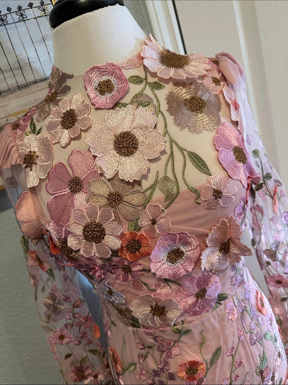 Pink Floral Embroidered Long Sleeve Midi Dress 3D Sz 0 • NEW!